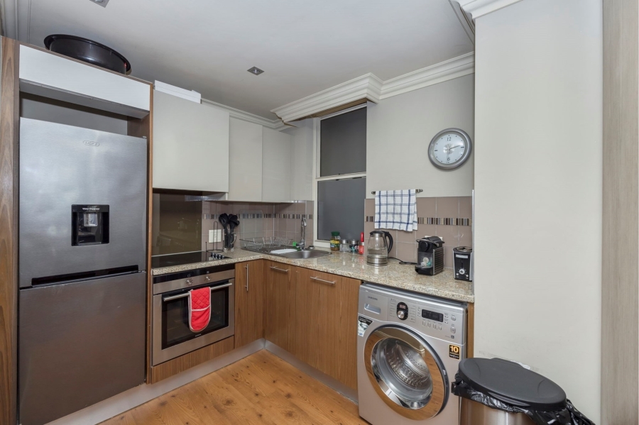 To Let 1 Bedroom Property for Rent in Green Point Western Cape